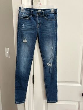 Sneakpeek medium wash Curvy Mid Rise distress denim skinny leg jeans size 3 GUC